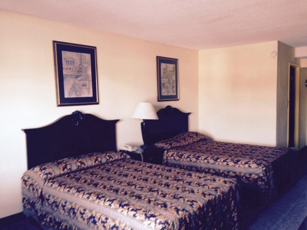 Wynnwood Plaza Hotel - Newport News Eksteriør billede